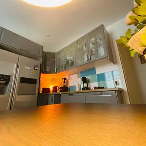 Apartment Champs Elysees, Paris